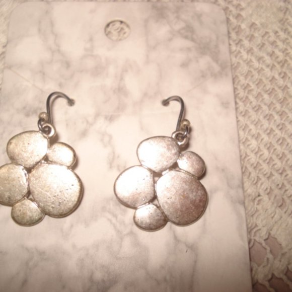 3 Kitty related dangling earrings (3 photos) - Picture 3 of 3